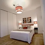 Garibaldi Living Apartment *